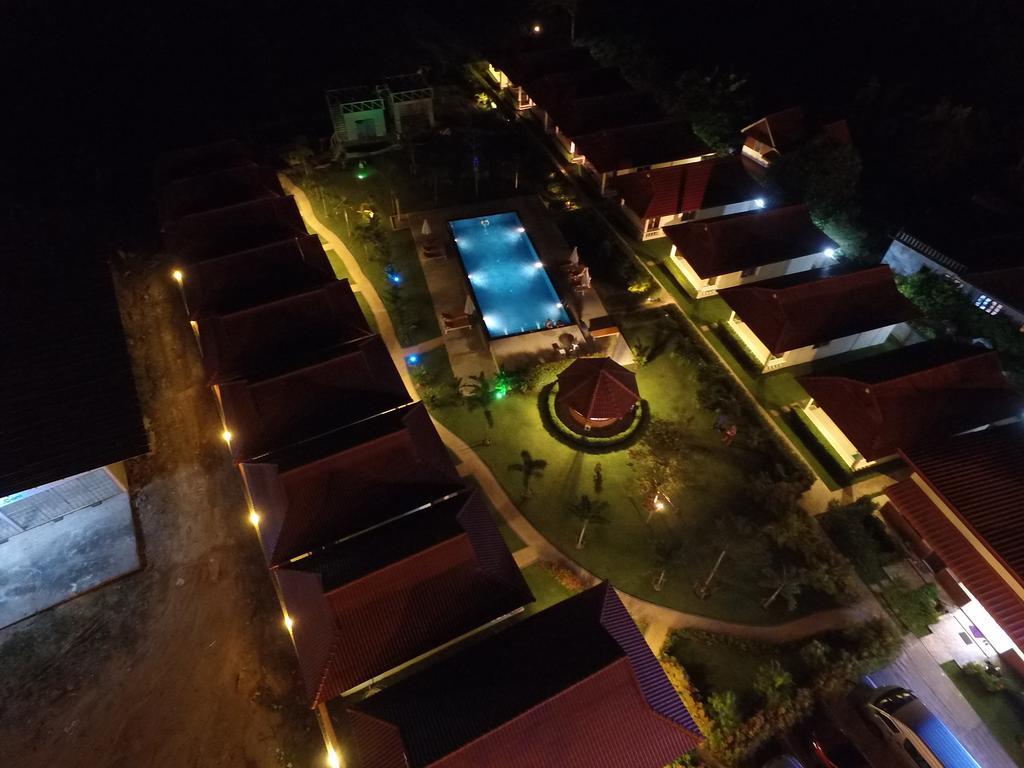Phuket Airport Villa Бан Бо Хан Экстерьер фото